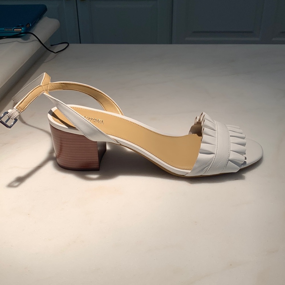 Michael Kors NWOB  size 10 M super cute sandal